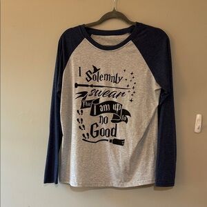 Women’s Navy and Gray Graphic Harry Potter Shirt Size small